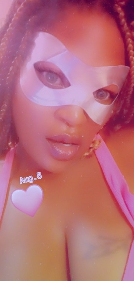 Queen Carmel Lala beautiful actress galleries