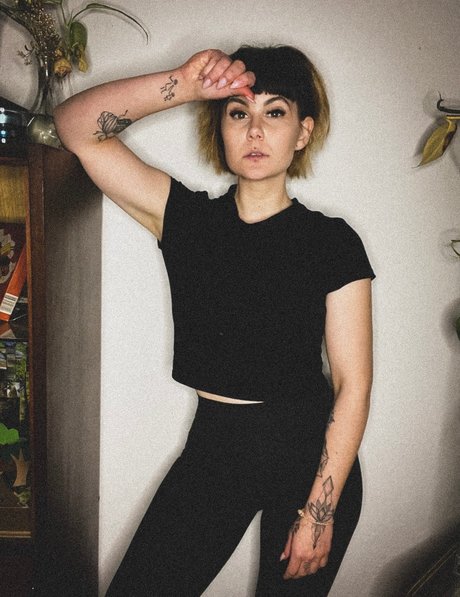 Leilalu sexy star pics