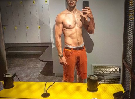 Mr Deviant star sexy pictures