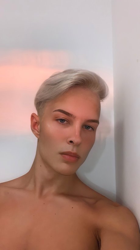 Divine Blondie nudes star images