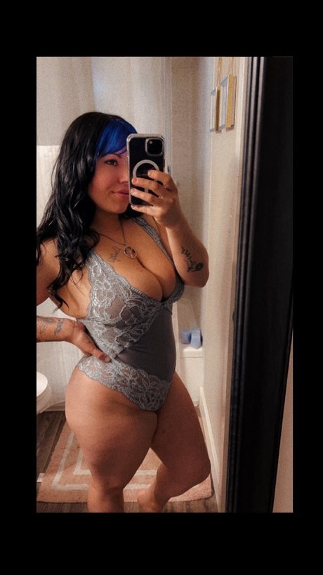 Raelynnrosexxx hot model picture