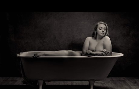 RacingDoll Big Booty amp amp Curves l sexy pornstar photo