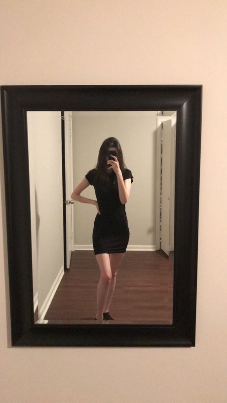 Real Hot Mom model pornographic image