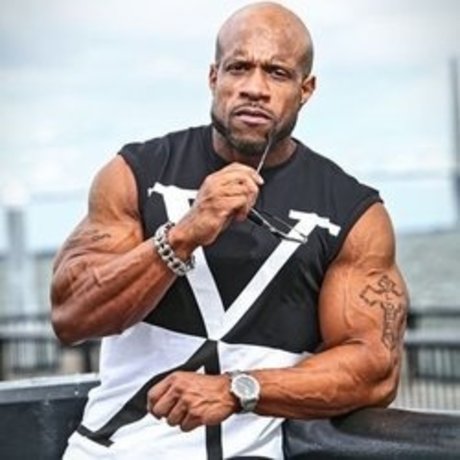 Big Tre art model pic