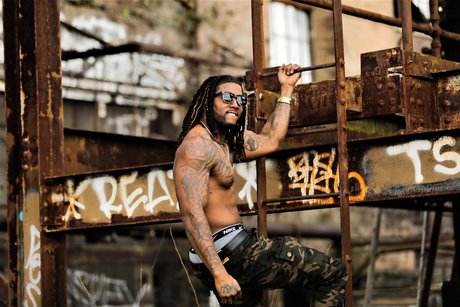 Reagd naked actress images