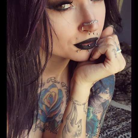 Ray Siren model adult image