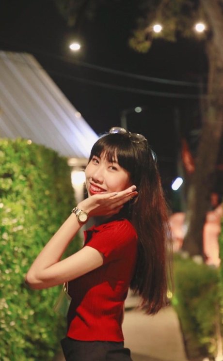 R Rayna high quality star photos