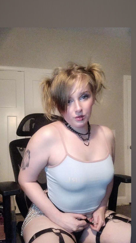 Rhyn exclusive model img