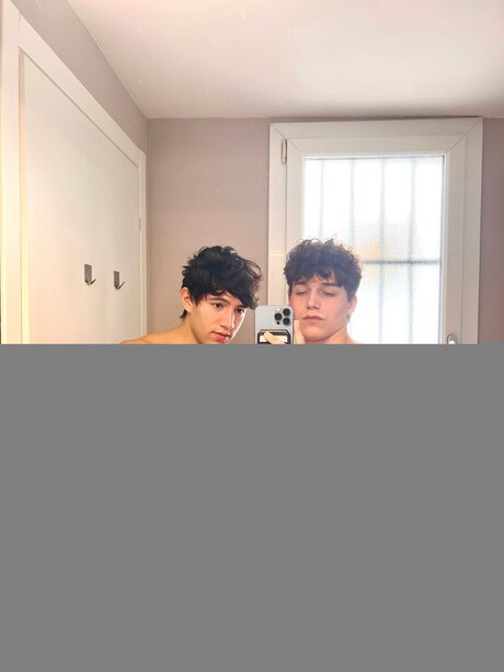 _Andrea amp ampFilippo FREE nudes actress img