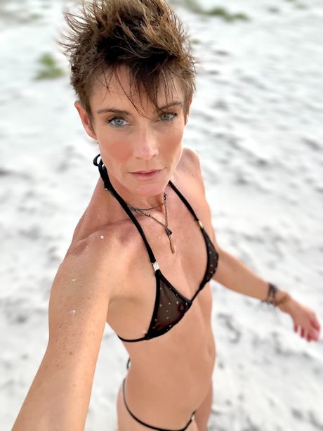 Room 77 Top_ model hd photos