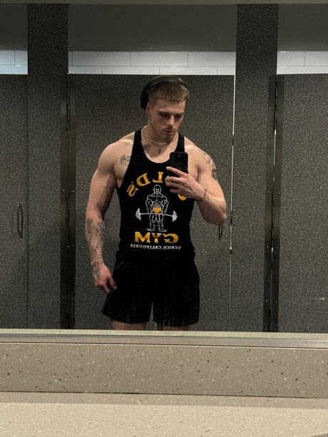 Ripped Italian_ pornstar nudes img