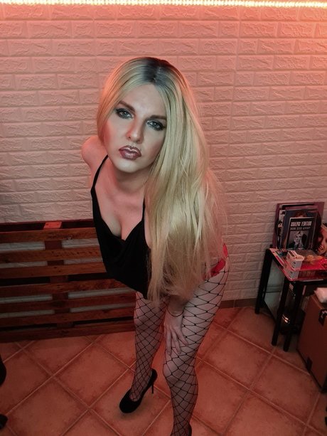 Ruth Enar Free OnlyFans model pornographic archive