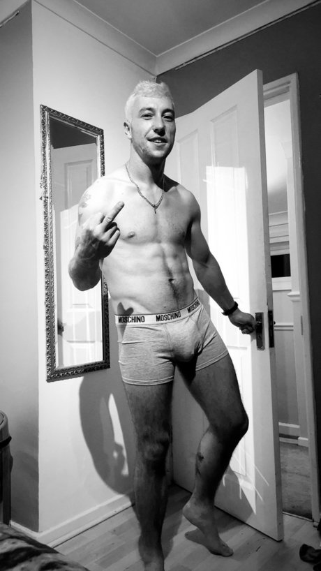 Russell Tilbury xxx star img