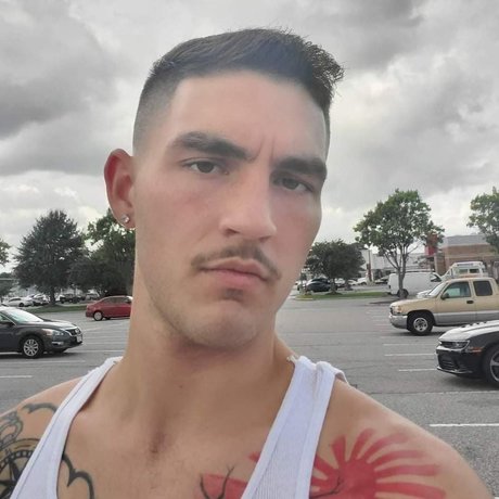 Russell pretty model img