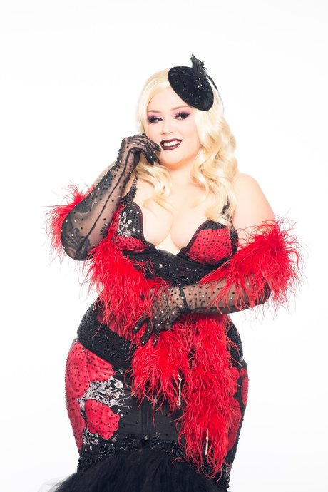 Ruby Tesla adult model photo