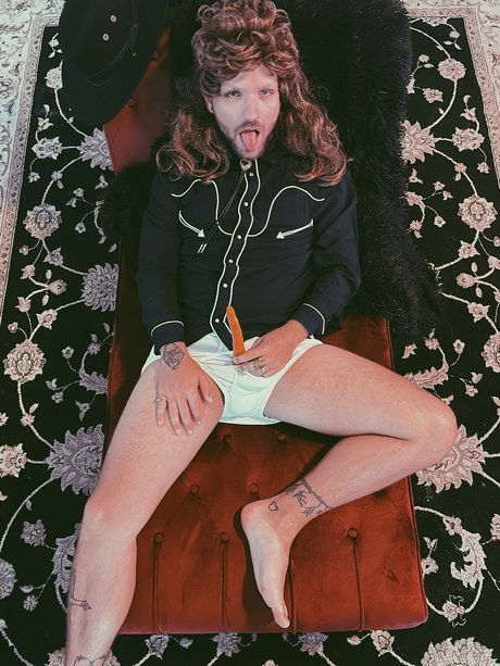 Roy Destroy pornstar naked archive