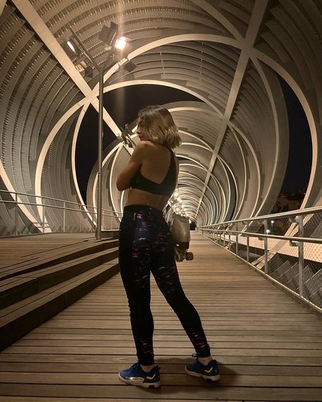 Salute beautiful pornstar img