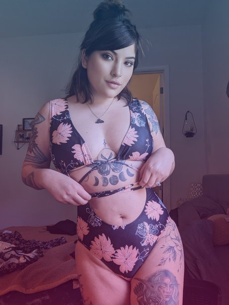 Salem Equinox exclusive star pics