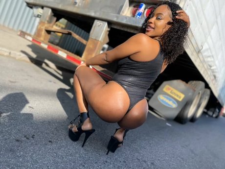 NAYLA MCKNIGHT YOUR FAV ContentCreator_ naked actress pictures