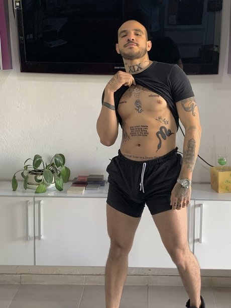 Sadosantos exclusive model photo