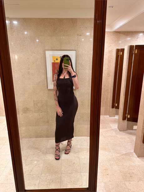 your girlfriend_ star exclusive photos