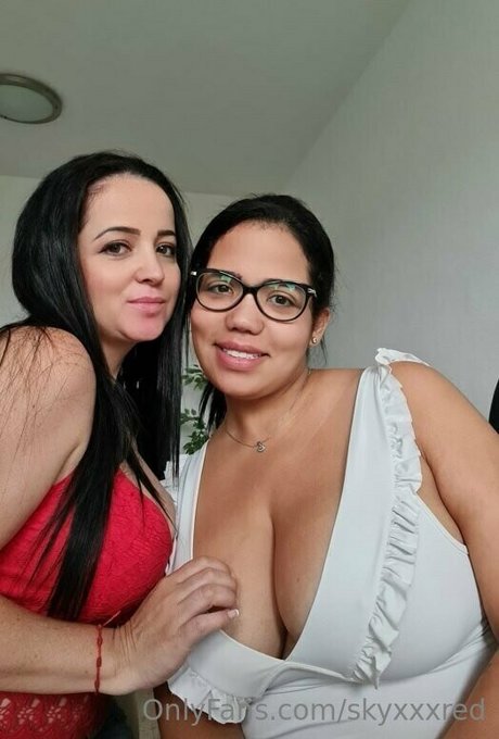 skyxxxred star naked pic