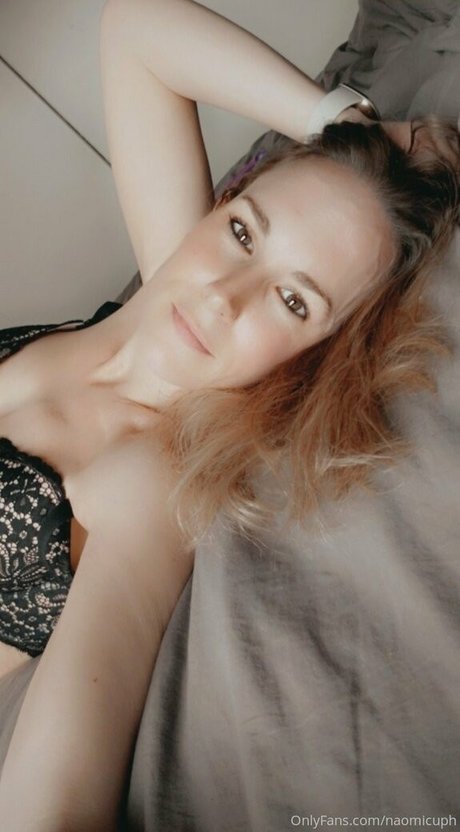 naomicuph nude actress pic