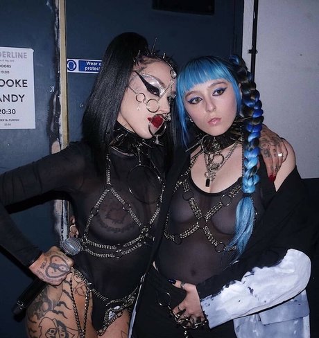 Ashnikko erotic star photos