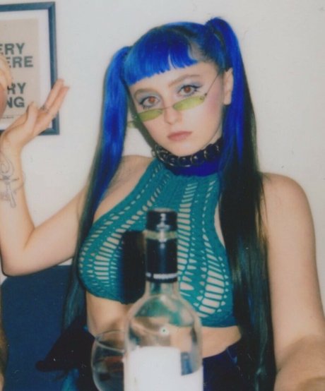 Ashnikko pornstar naked image