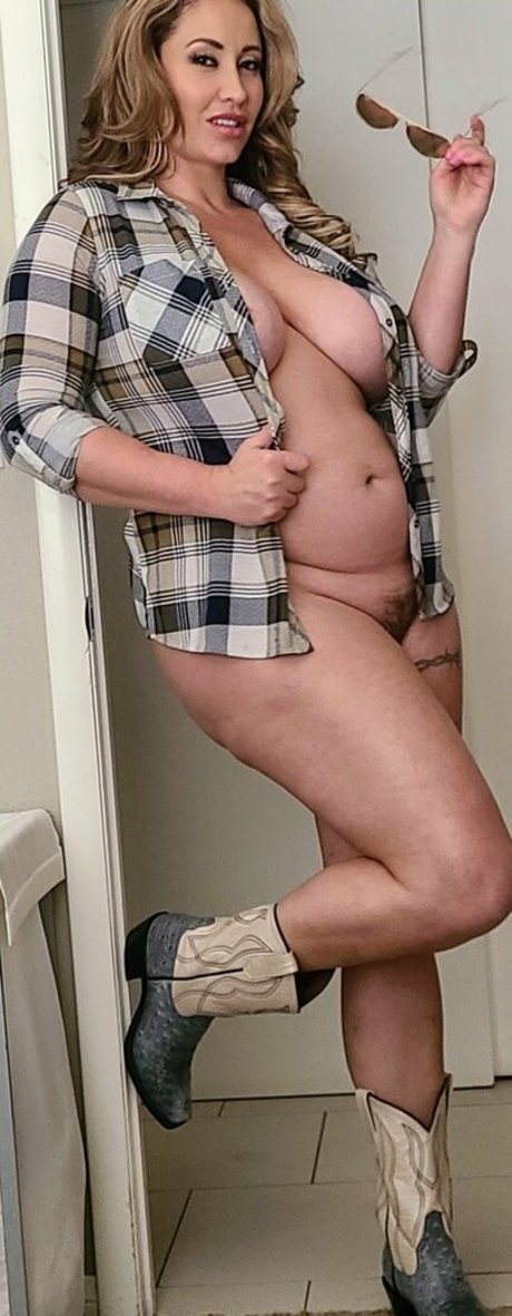 evanotty star nudes pics