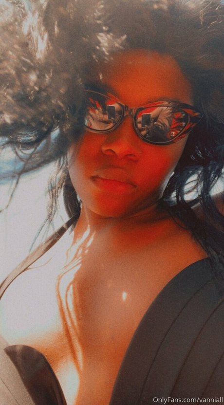 Vanniall nice model pic