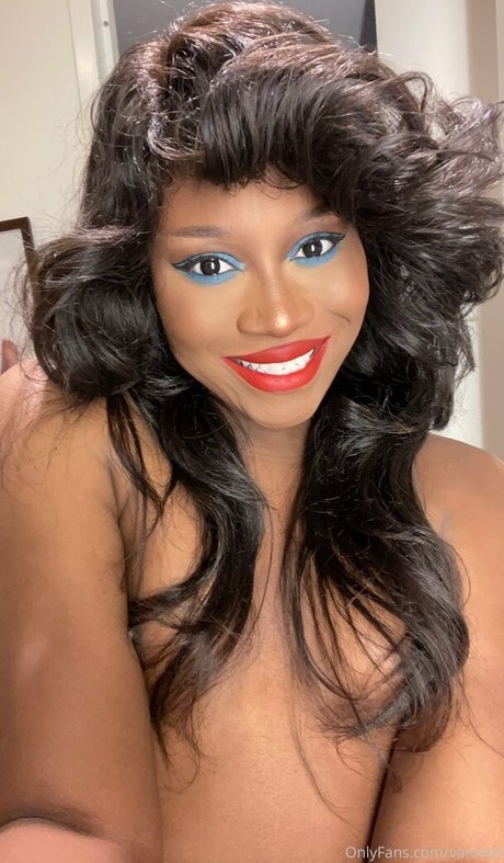 Vanniall model adult img