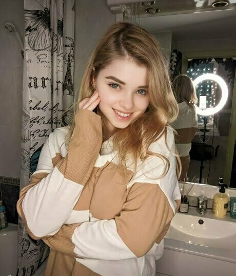 lerabigbabyass model erotic photo