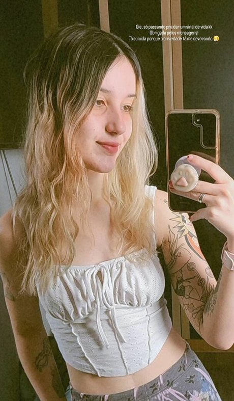 Teteia model nude picture