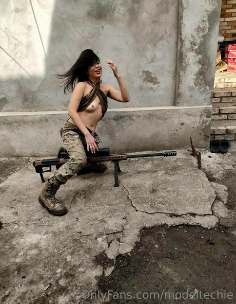 modeltechie model naked images