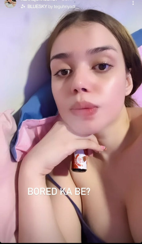 boobs selfie onlyfans beautiful nude img