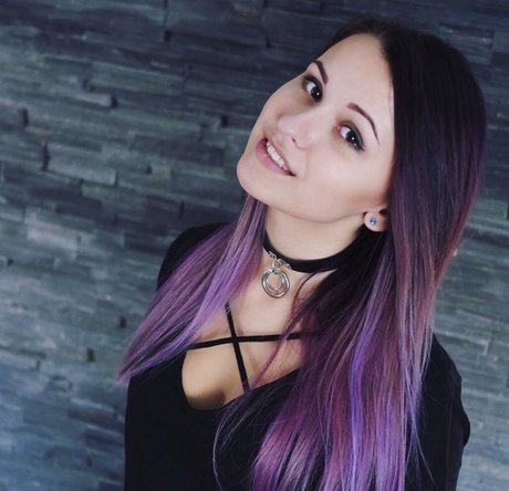 Wanjin naked pornstar picture