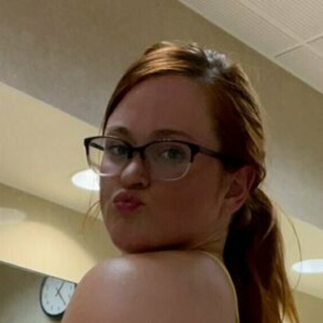 unashamed pornstar nude photos