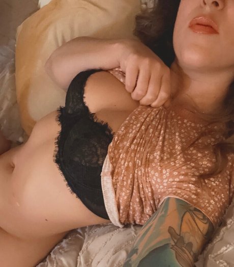 avavette pornographic actress gallery