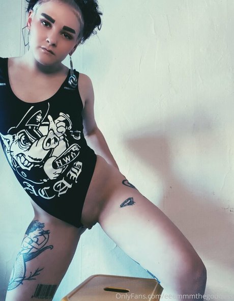 eeemmmthegoddess model nude pictures