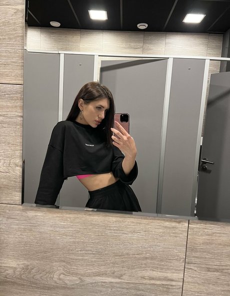 Leo Ahsoka top actress pictures