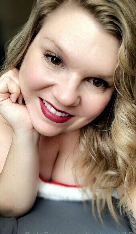 justmeg18 erotic star images