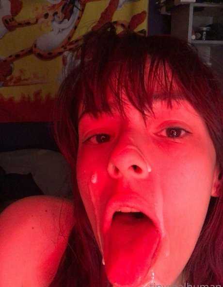 tinyrealmoth sex model pic