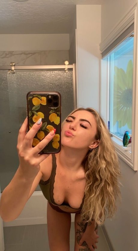 caitlynbabyxx free pornstar photo