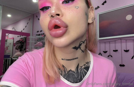 Nasty bimbo art actress pictures