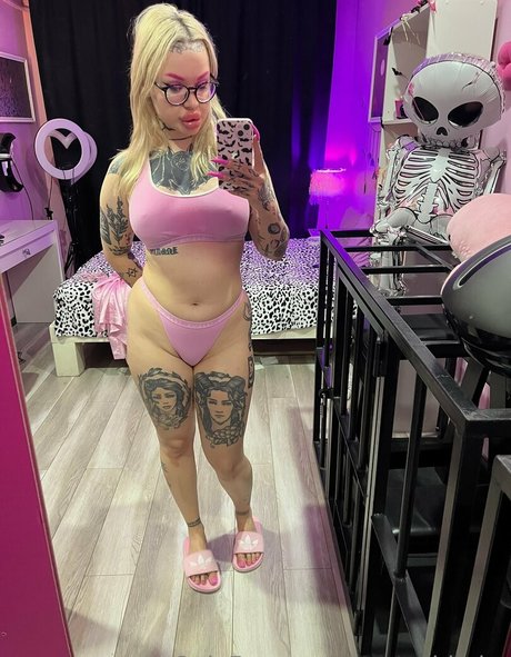 Nasty bimbo free actress pic