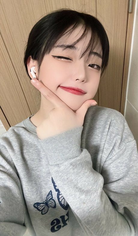 hinachan01 adult model img