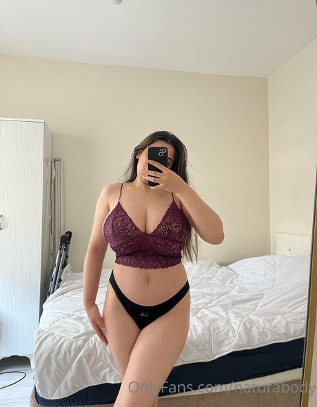 mervedamla art model photo