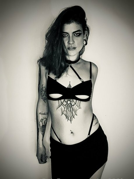 mina666free model perfect pictures