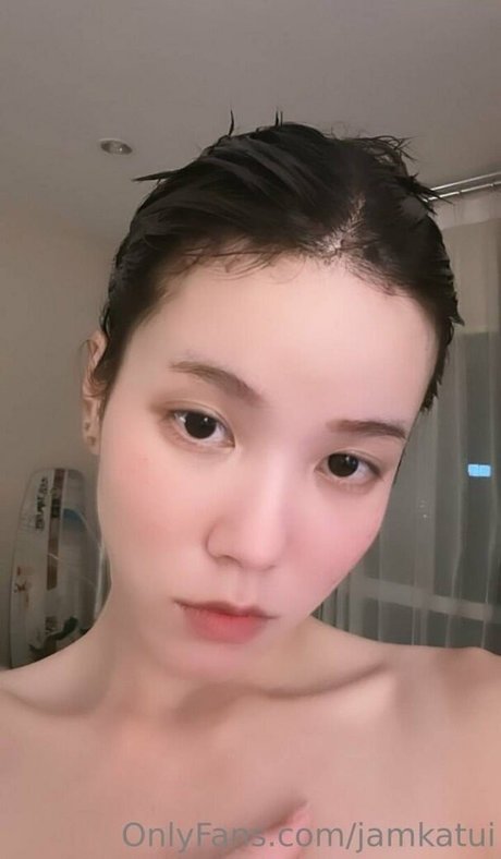 Katuuui beautiful actress pics